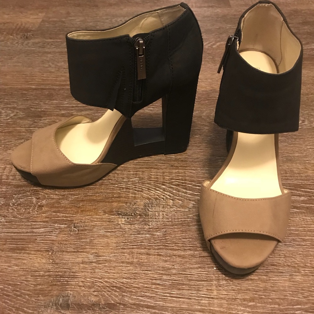 BCBG wedges